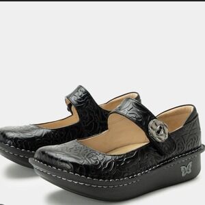 Alegria Women's Paloma Black Embossed Rose Leather Mary Jane Clogs- Size 7.5